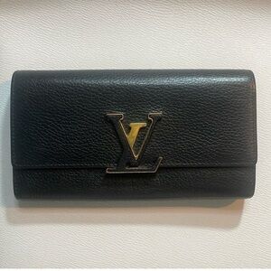 Louis Vuitton Black Capucines Wallet * Authentic!